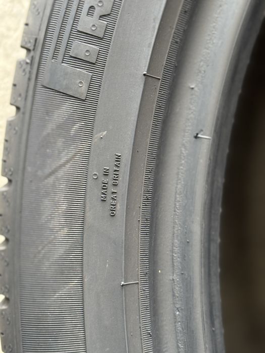 Шини всесезонні 265/40/22 Pirelli Scorpion Zero