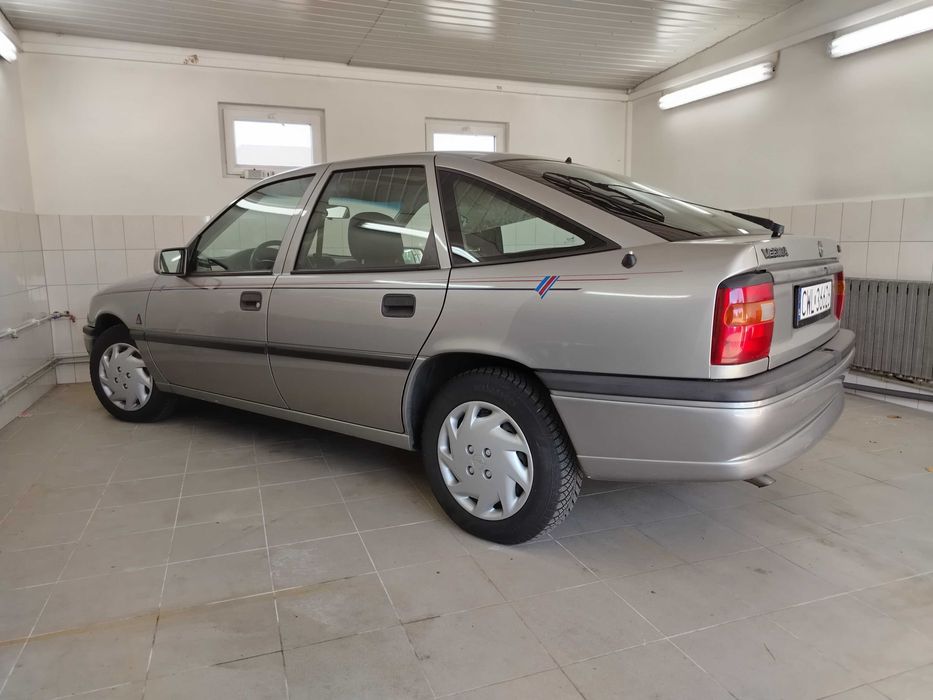 Opel Vectra 1.6i