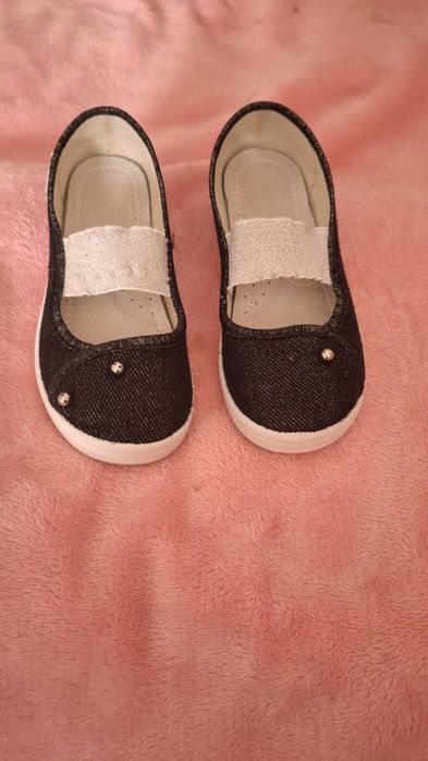 Тапочки для дівчинки