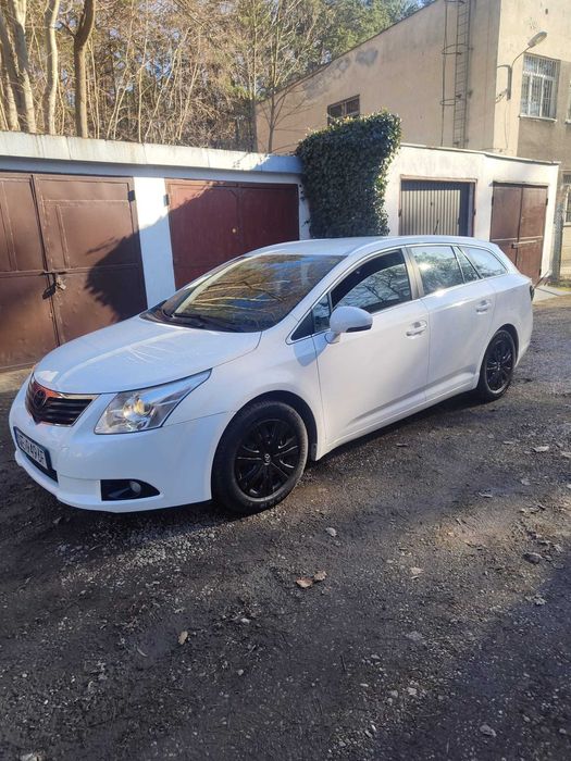 Toyota Avensis 1.6 benzyna