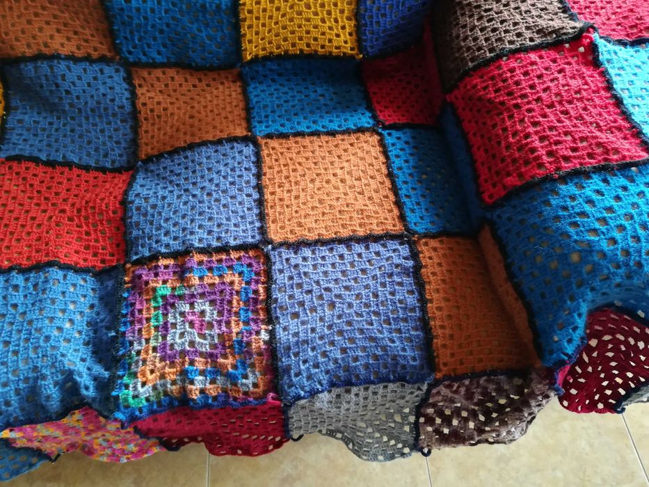 Colcha e/ou capa para sofá, artesanal, em lã