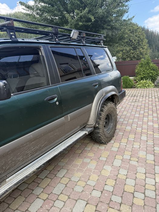 Джип Nissan Patrol