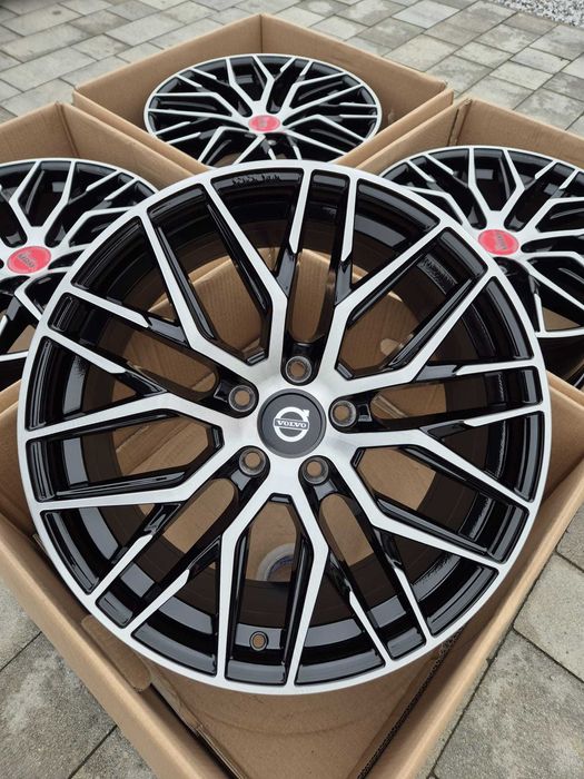 Felgi aluminiowe 17 5x108 Volvo  S V XC Nowe Czarne Czujniki TPMS Śruby | #RS4