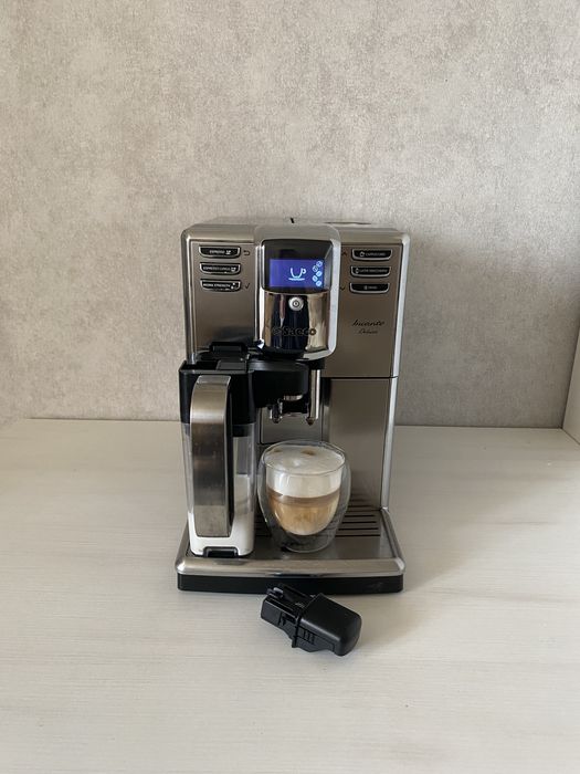 Кавомашина Philips/Saeco Incanto Cappuccino LatteGo Deluxe є Вибір