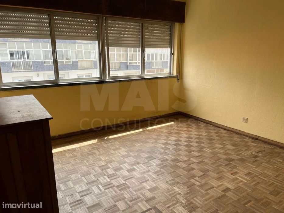 Apartamento T3 no centro das Caldas da Rainha com elevador