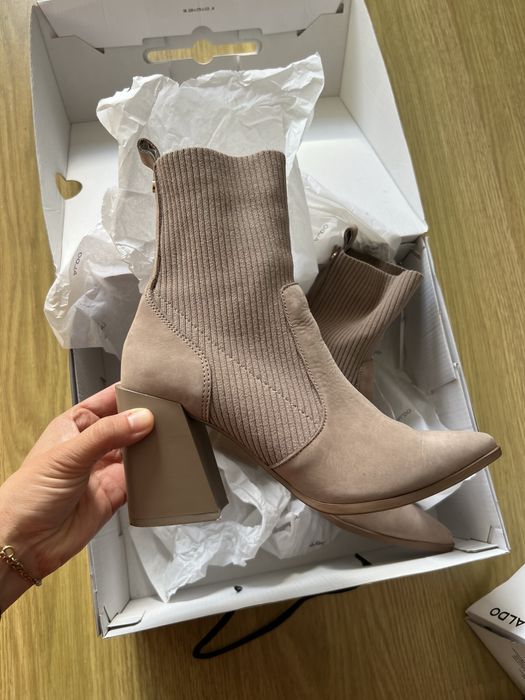 Botins Aldo em pele camurça