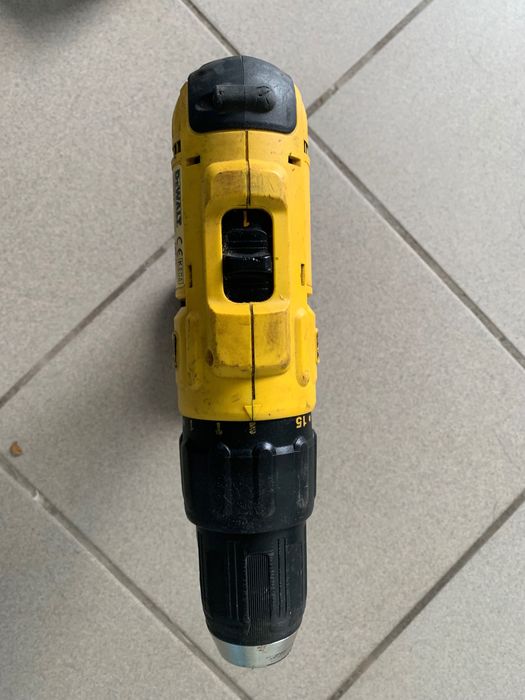 Wiertarko-wkrętarka z udarem DEWALT DCD776