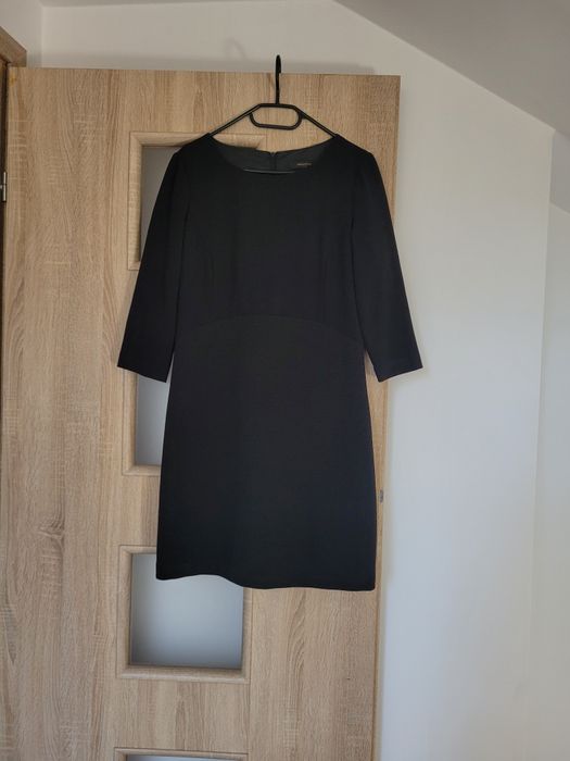 Reserved sukienka wytłaczana