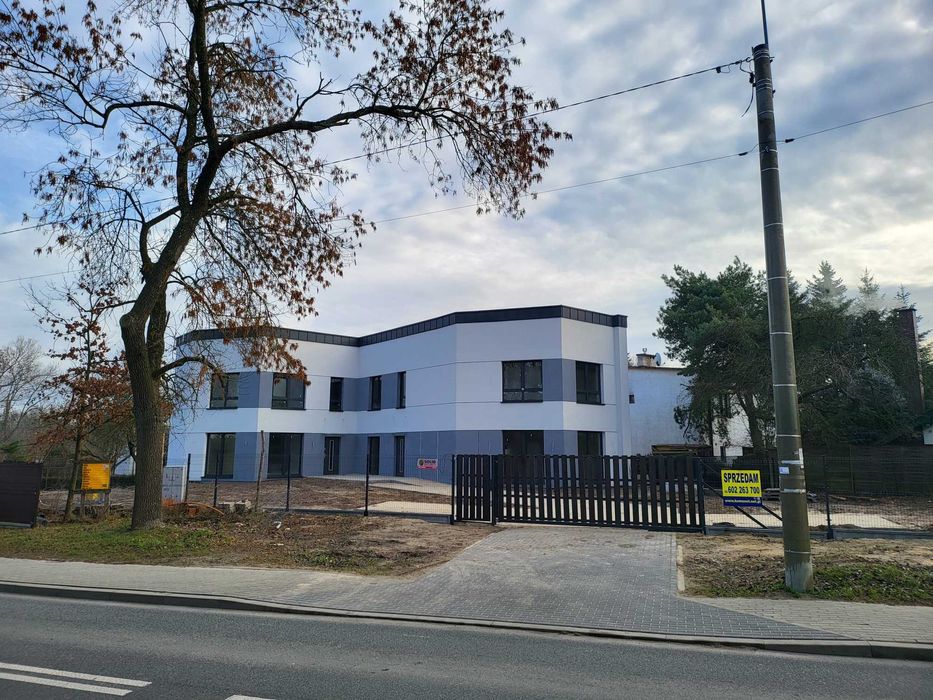 Nowy dom w Jazgarzewie do zamieszkania lub na działalność.