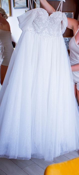 Przepiękna suknia ślubna plus welon