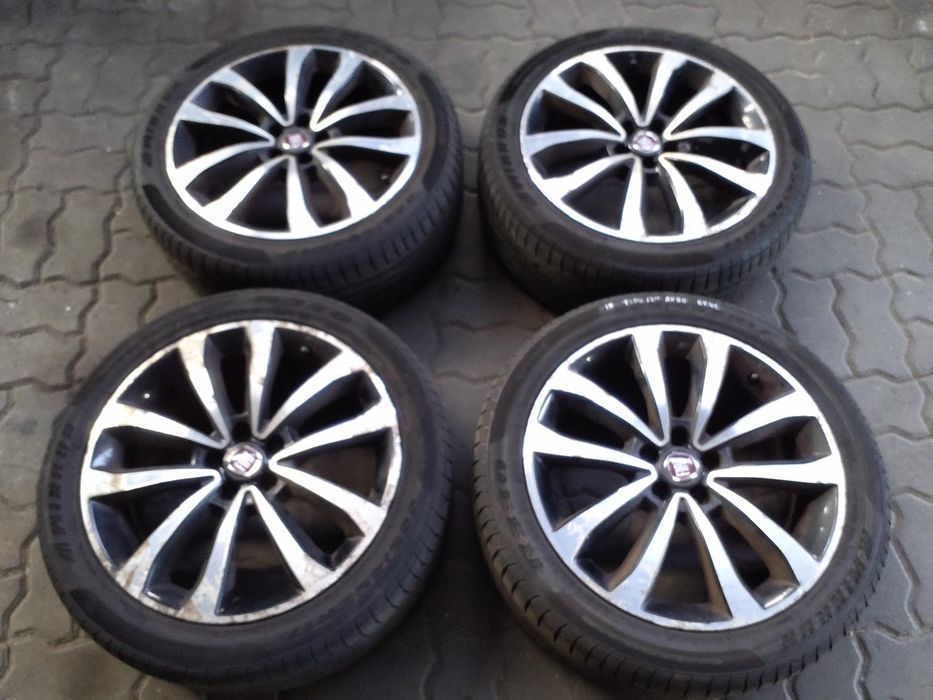 Jantes Fiat R17 Com Pneus 224/45 Furação 5X98