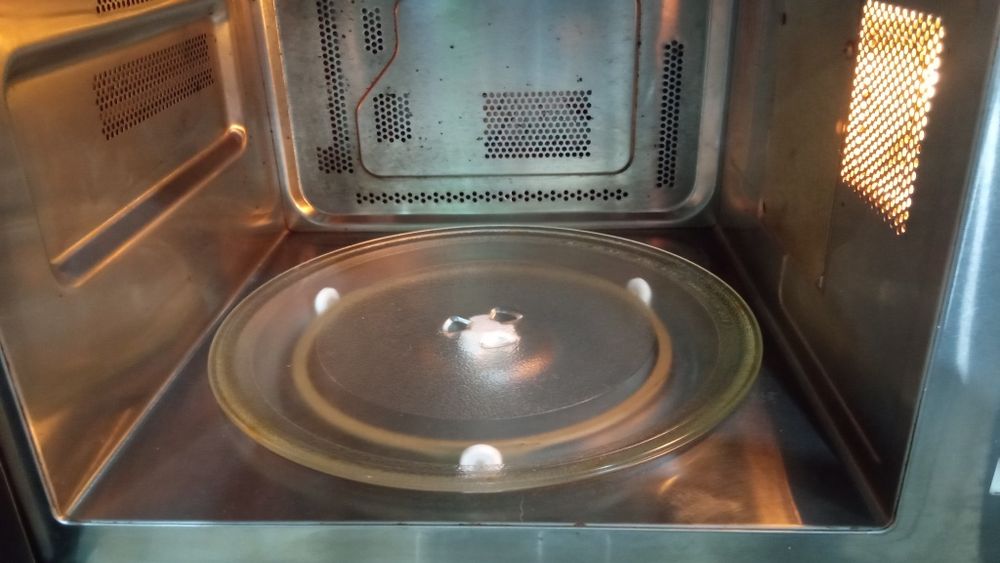 Продам СВЧ печь LG