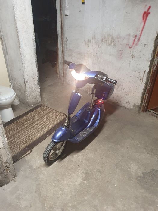 Skuter elektryczny