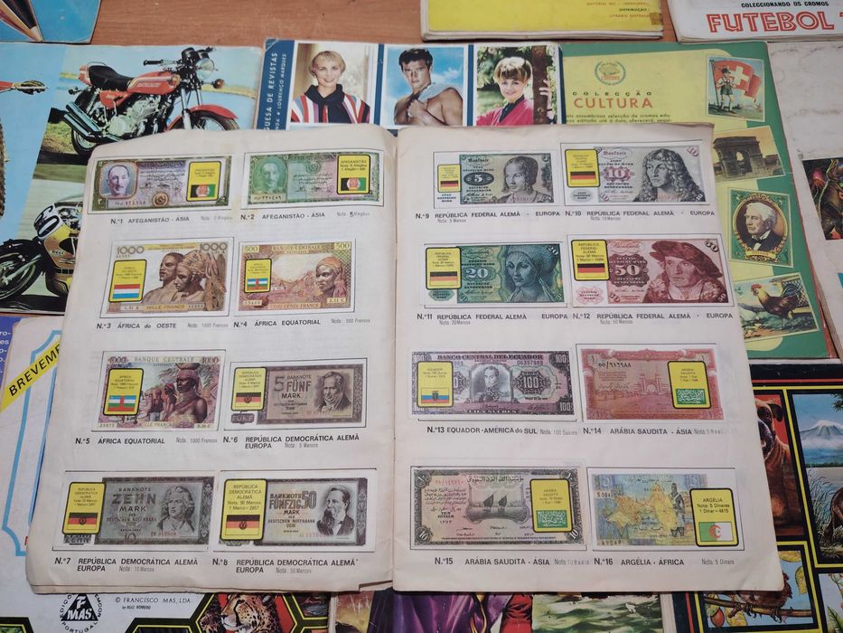 Lote de 12 Cadernetas de Cromos Antigas Completas