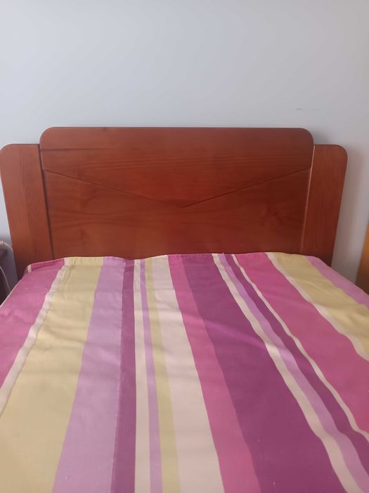 2 Camas de solteiro com estrado e colchão
