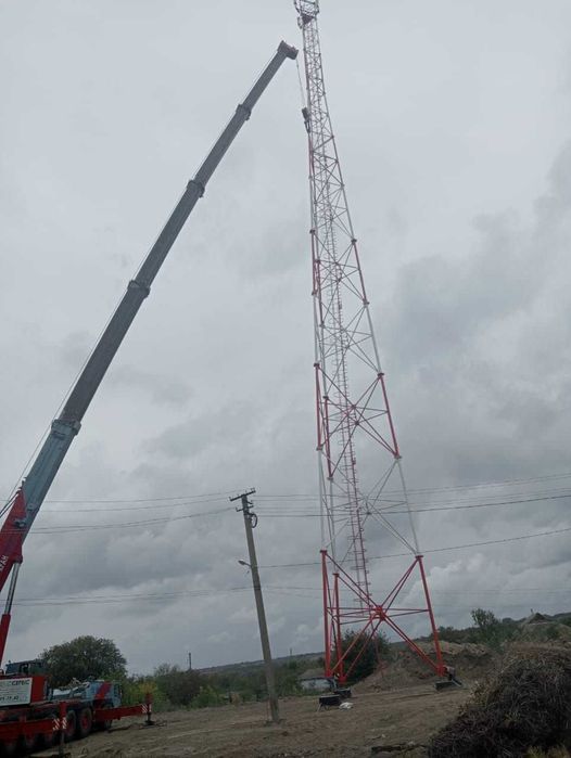 Крани автомобільні та гусеничні в оренду вантажопідємністю 45-200 тонн