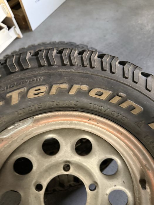 Pneus TT + Jantes TT (BF Goodrich LT 215/75/ R15)