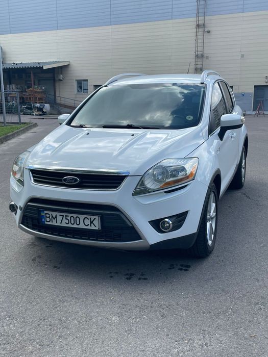 Авто Ford Kuga 2012 офіційний.
