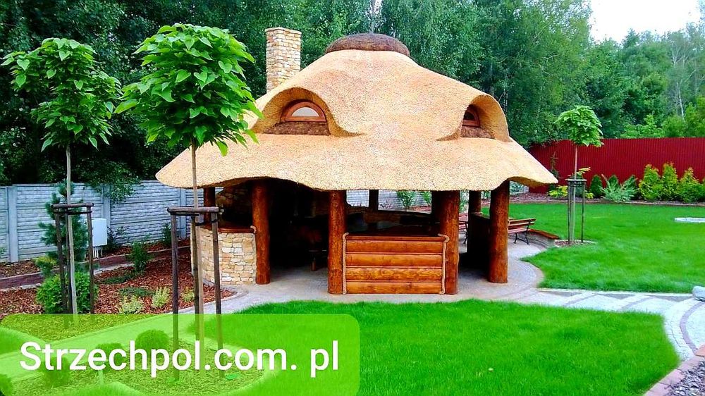 Altana kryta Trzciną Strzechą Domki Dachy