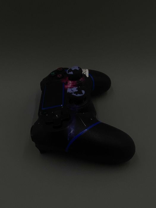 Pad do PS4/PC/smartfona - kosmiczny design