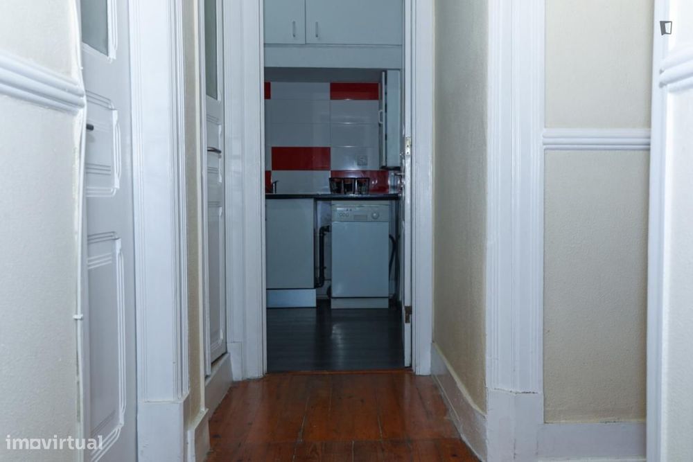 Quarto - localizado em Benfica Lisbon