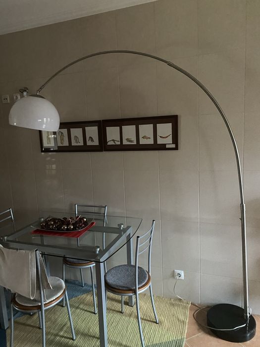 Candeeiro arco com base de mármore