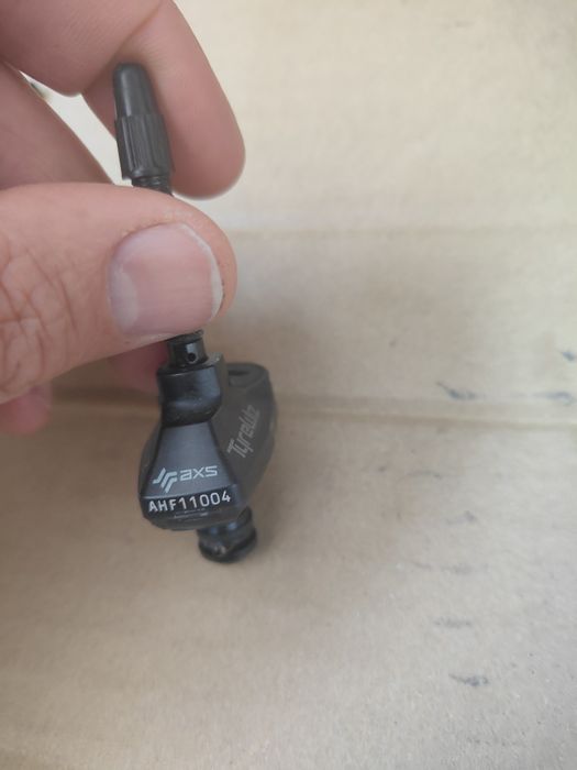100€Controlador AXS de pressão dos pneus Quarq TyreWiz 2.0
Controlador AXS de pressão dos pneus Quarq TyreWiz 2.0