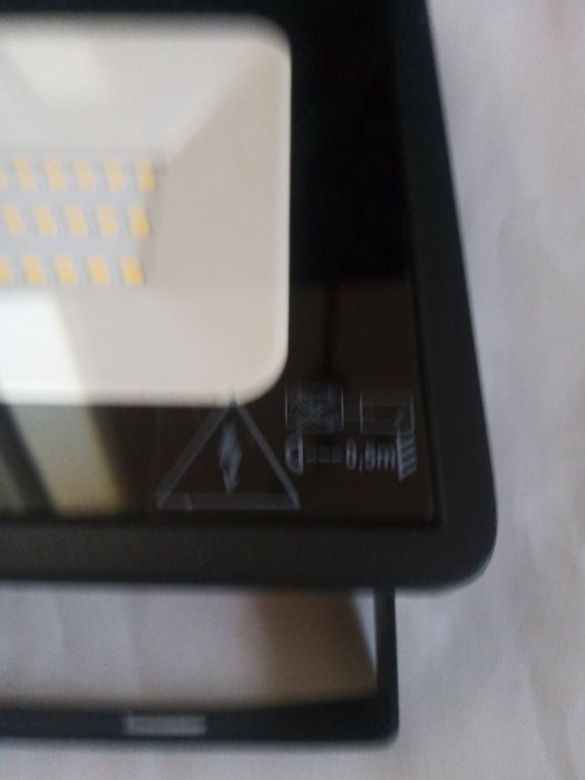 Halogen naświetacz LED