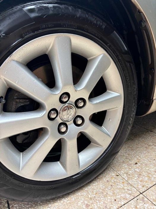 Toyota Avensis — fotografia 9