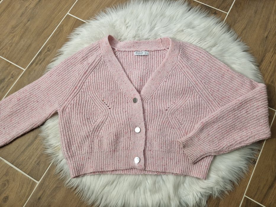 Sweterek pudrowy Stradivarius L