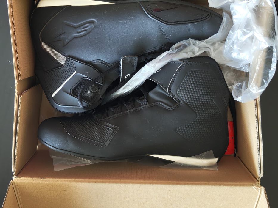 Botas moto Alpine Stars - Sektor Shoe dois pares, 37 e 42 - Vendo junto ou separado