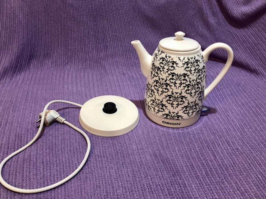 Чайник електричний керамічний 1,8 л.