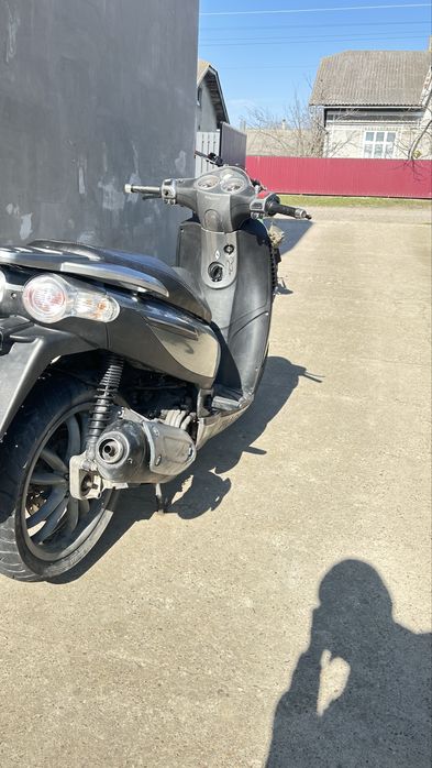 Продається скутер Piaggio carnaby 200 2009