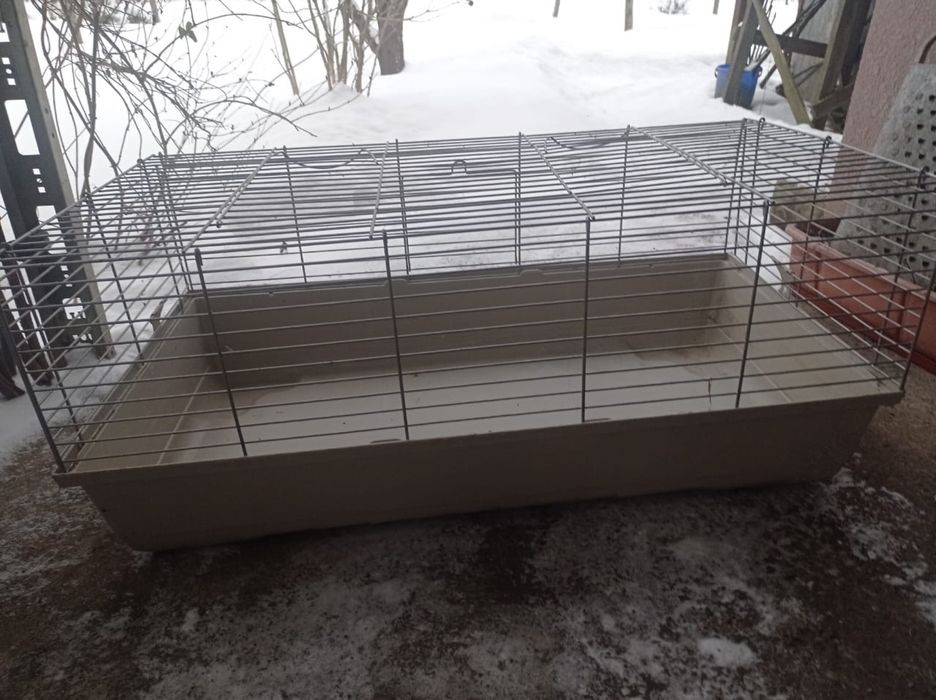Велика клітка для кролика