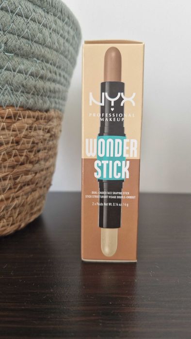 NYX Professional Makeup Wonder Stick Dual Face Highlight & Contour WSR02 Universal Light