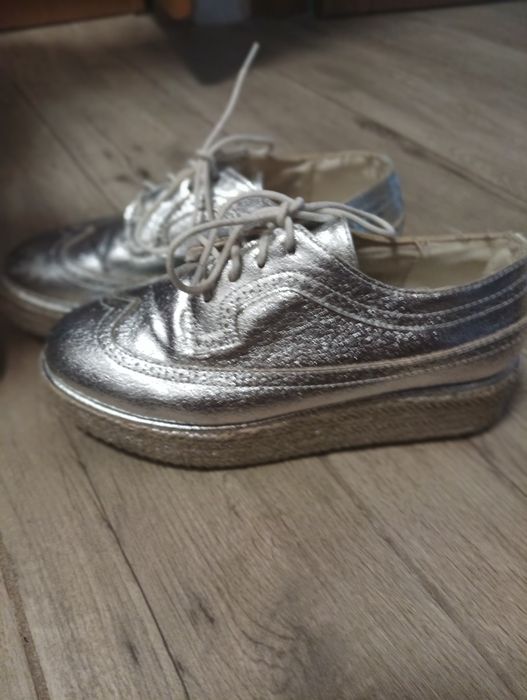 Крутезні шкіряні лофери