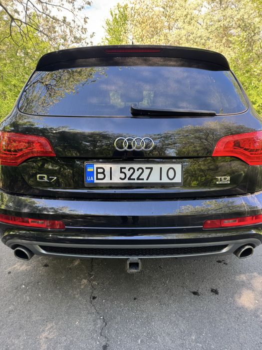 Audi q7 3.0 tdi 2012. 183км