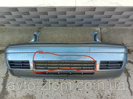 Решітка Golf 4 Volkswagen