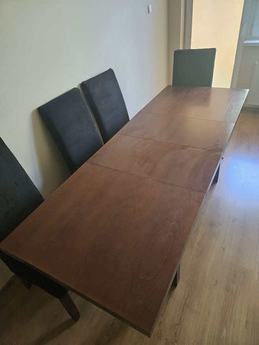 Stół plus 4 krzesła gratis