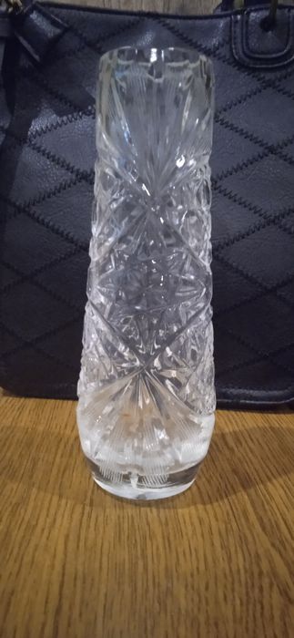 Кришталева ( хрустальна) вазочка