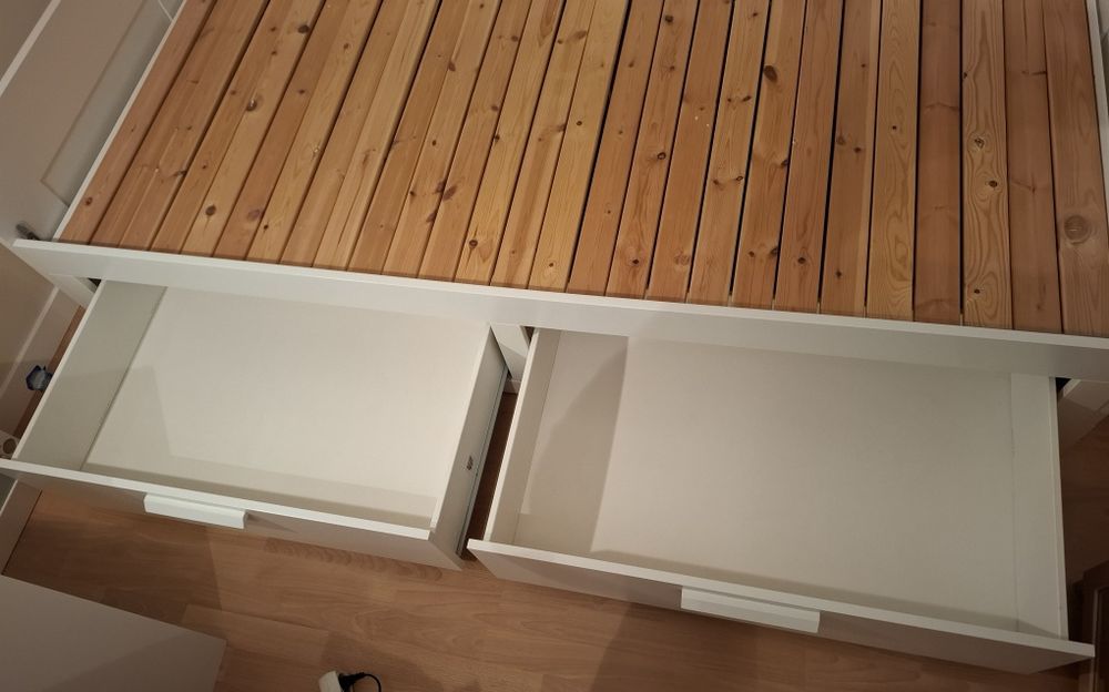Łóżko IKEA Brimnes (bez materacy)