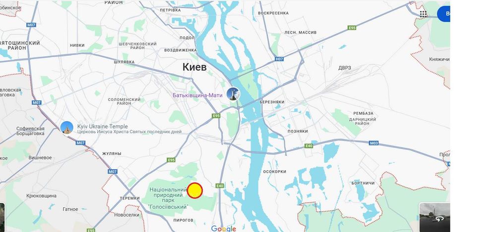 Продається будинок біля Голосіївського парку в оточенні озер.
