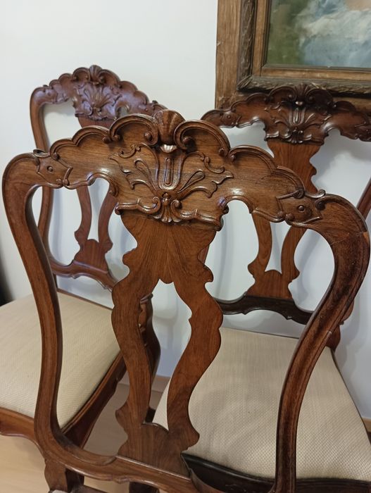 Cadeiras de carvalho provinciais francesas do século XVIII