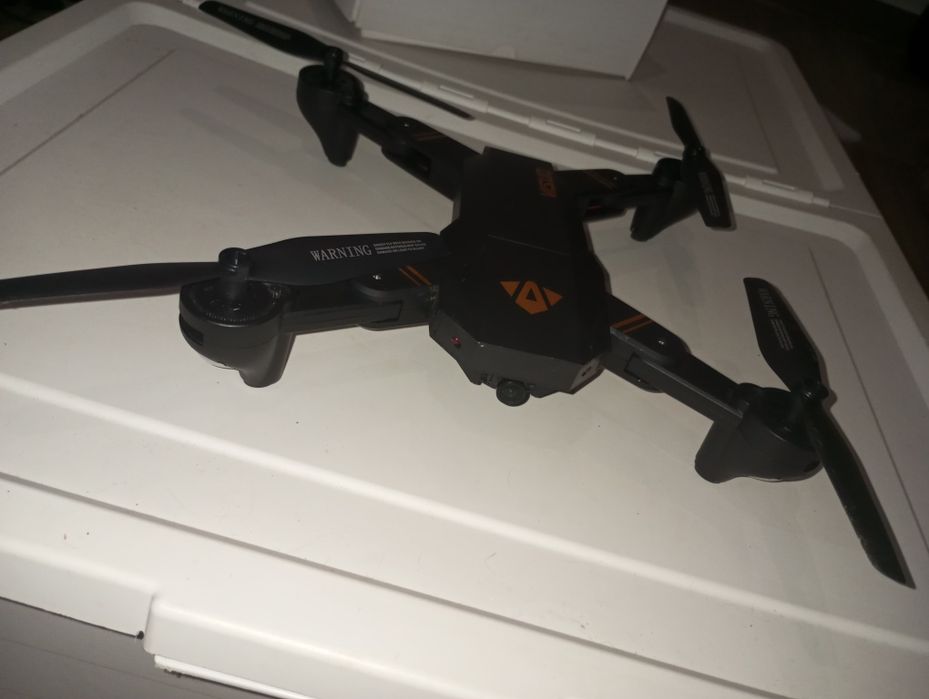 Drone com Câmara + Bateria Extra + Peças de Reparação