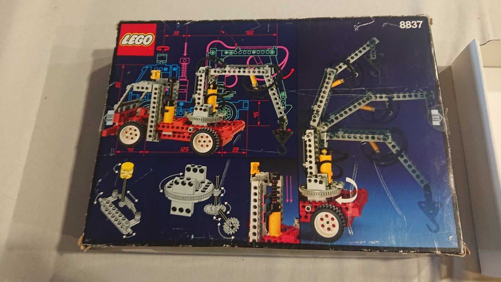 LEGO TECHNIC: 8837 Pneumatic Excavator