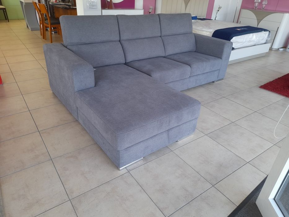 Chaise long novo de exposição