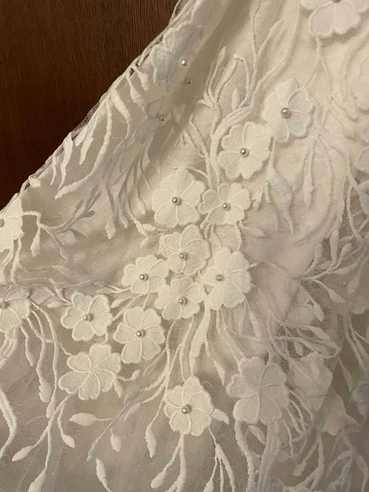 Idealna sukienka do ślubu w ogrodzie