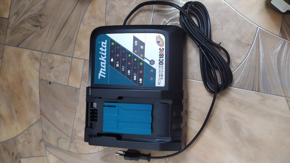 Зарядний пристрій makita dc 18 rc