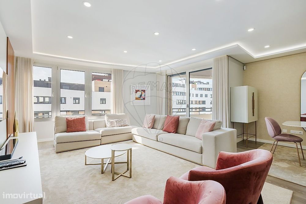 Apartamento T4 para arrendamento