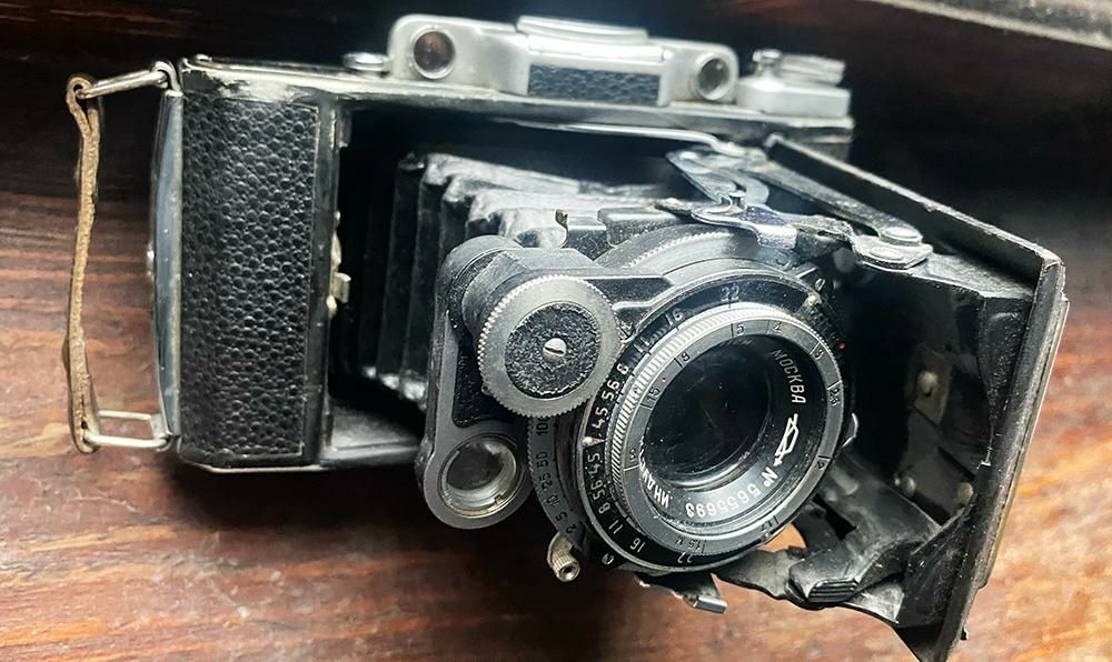 Антикварний фотоапарат Москва 4, в ідеальному робочому стані

З можл